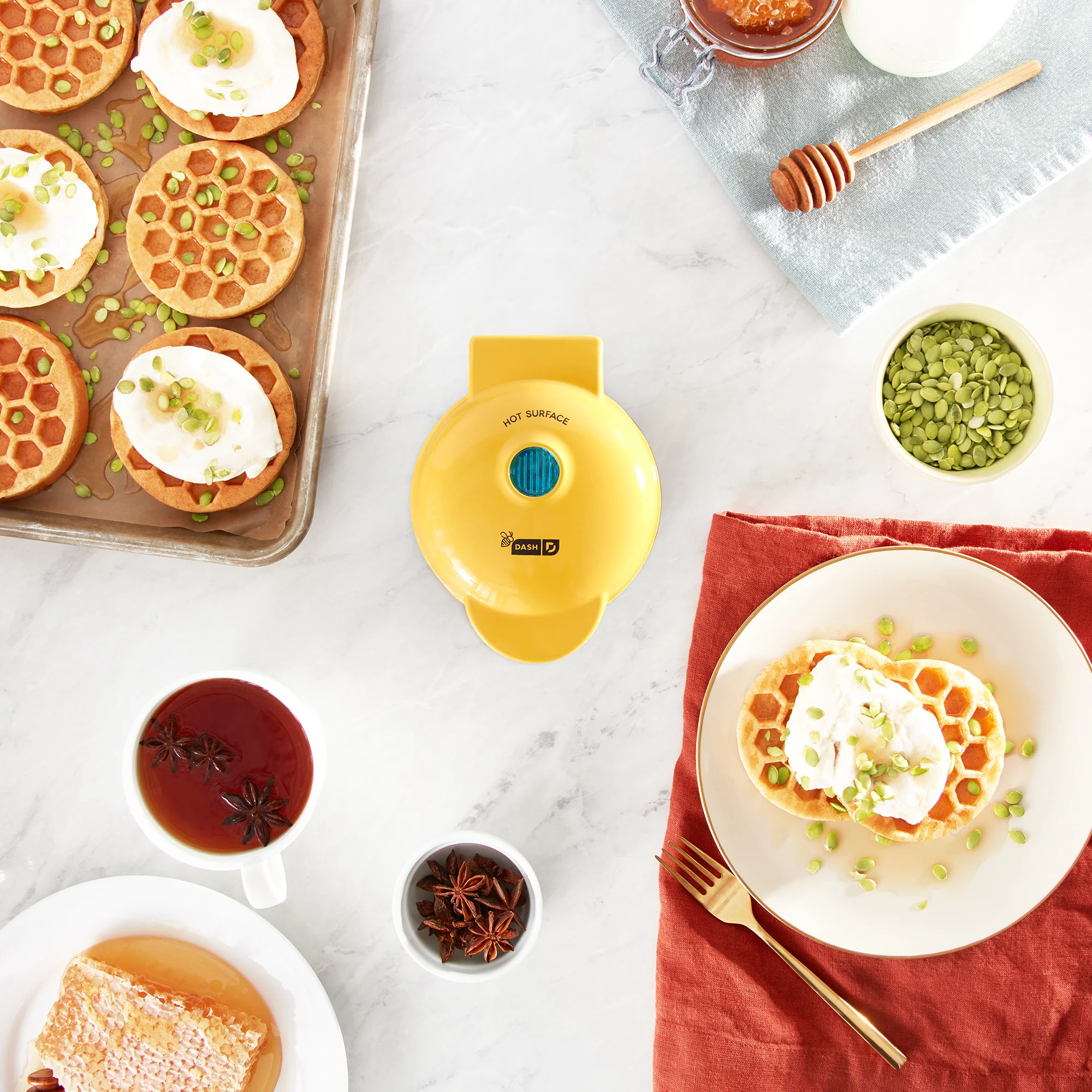Honeycomb Mini Waffle Maker - Image 4