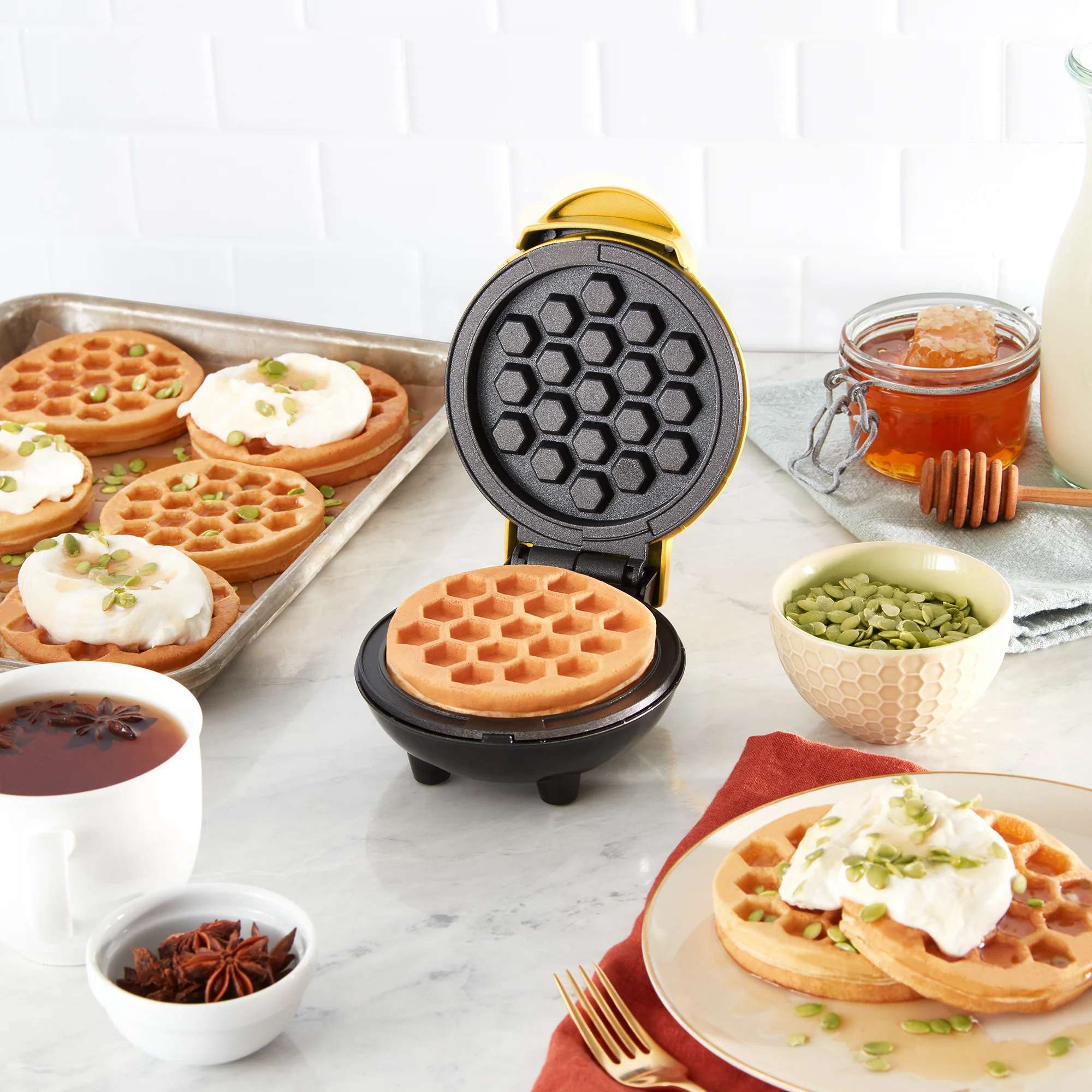Honeycomb Mini Waffle Maker - Image 5