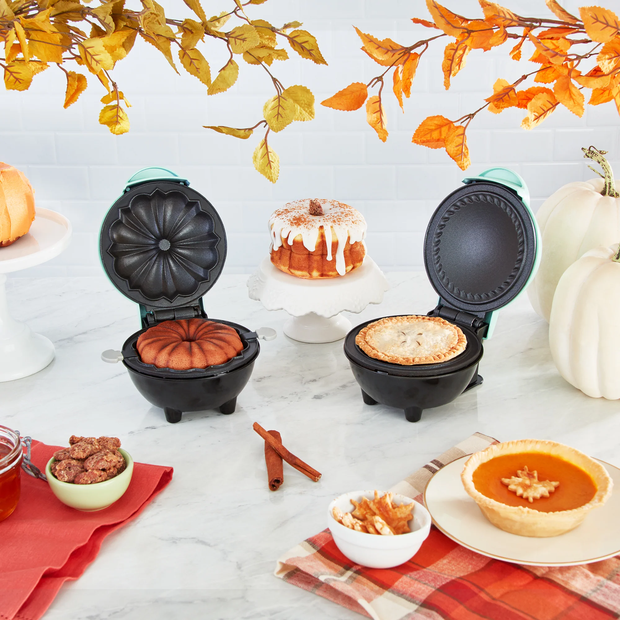 Mini Bundt & Mini Pie Maker Gift Set - Image 8