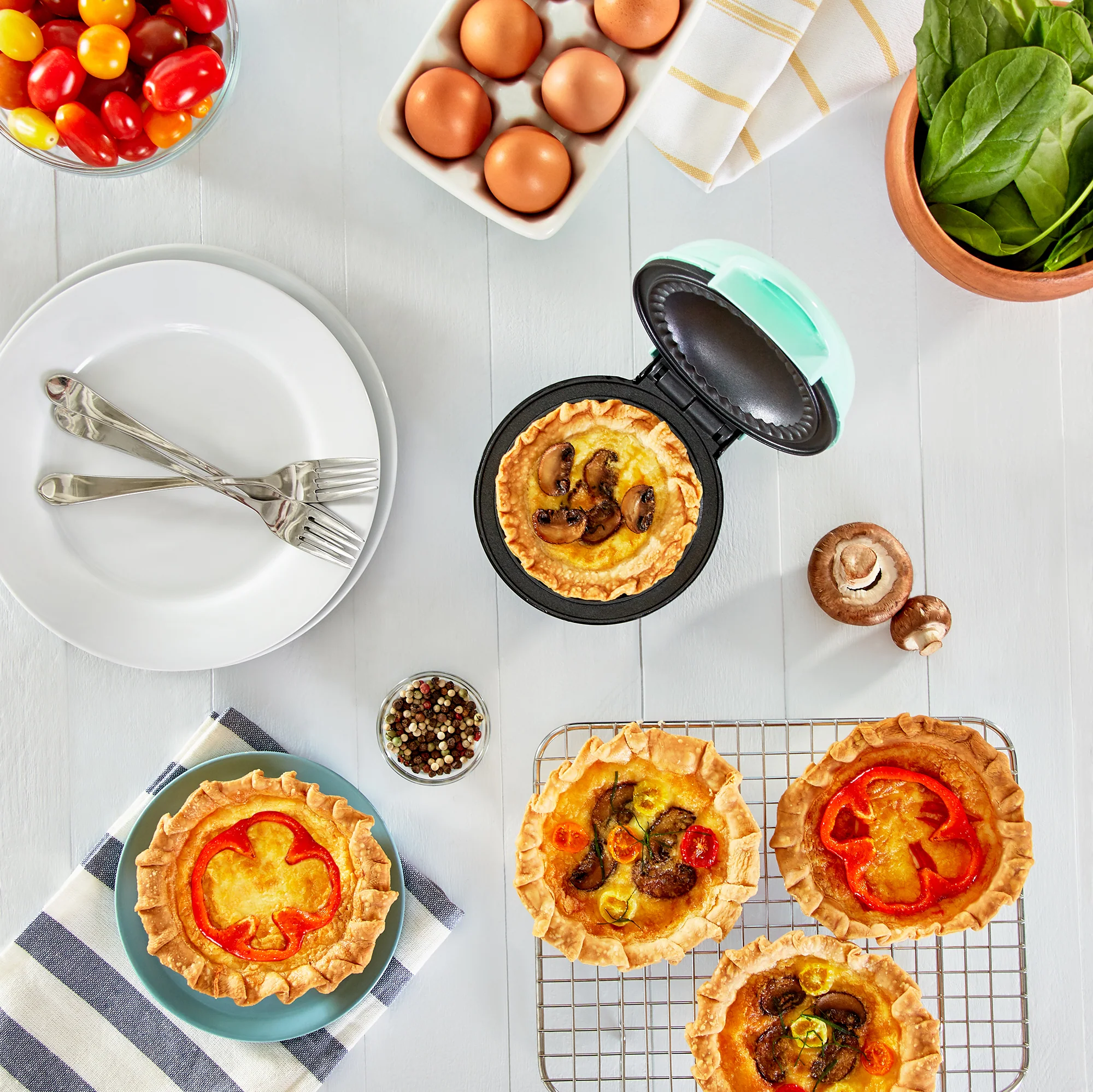 Mini Bundt & Mini Pie Maker Gift Set - Image 9