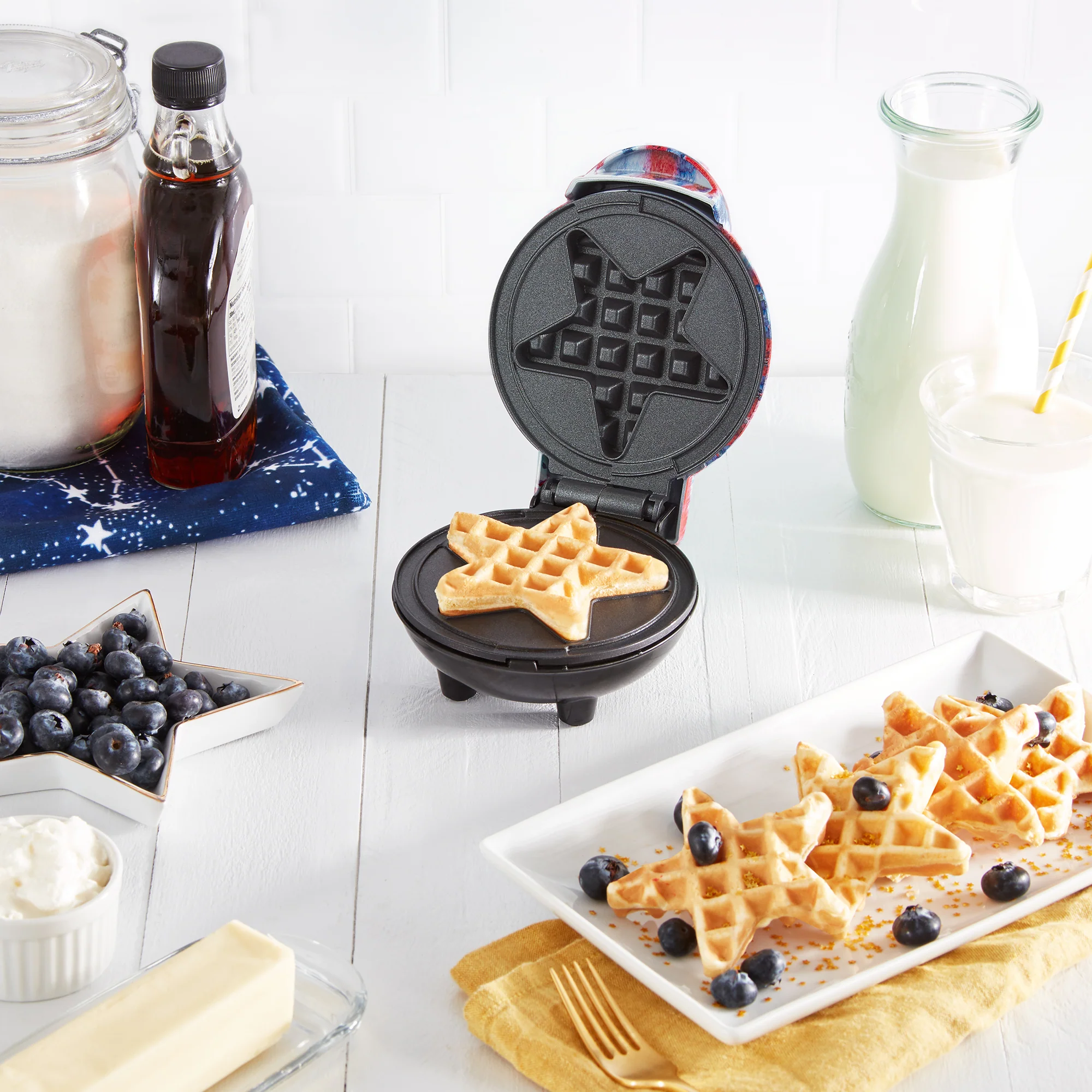 Star Mini Waffle Maker with Americana Print - Image 3